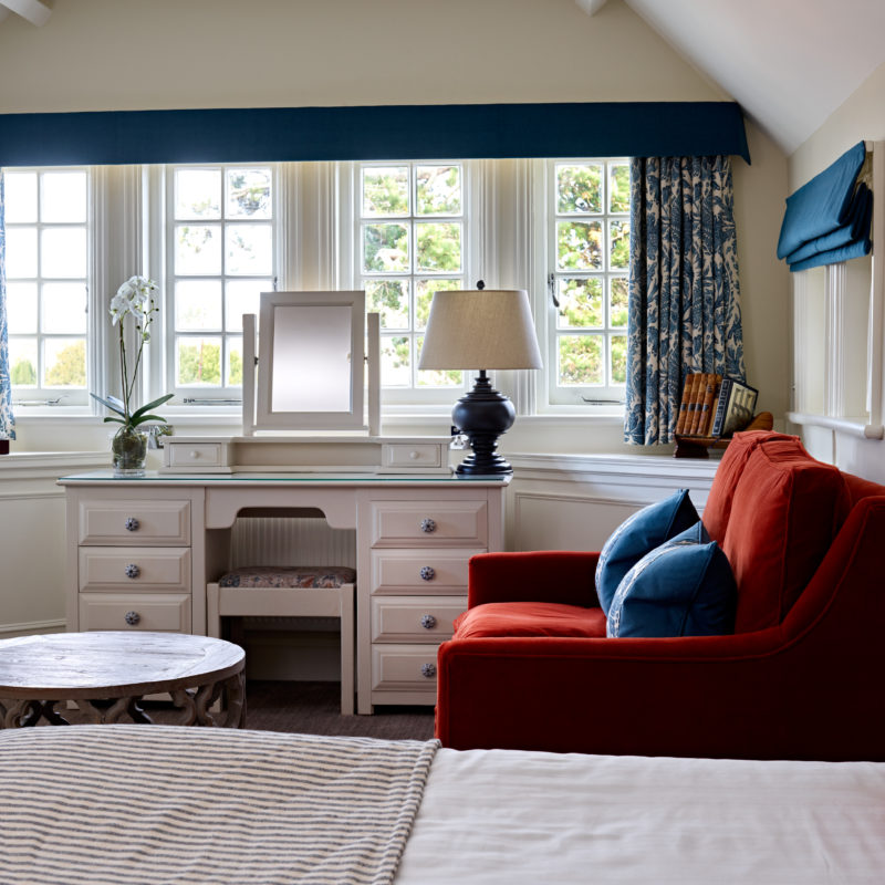 Montagu Arms room